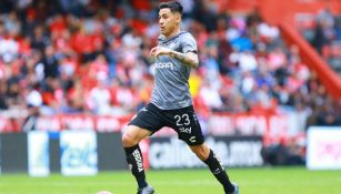 Claudio Baeza en un partido con Necaxa