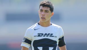 Erik Lira jugando con Pumas