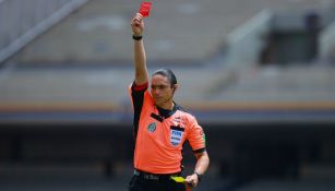 Pumas: Óscar Macías tuvo polémico arbitraje 'a favor' de los felinos