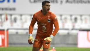 Hugo González en partido con Rayados