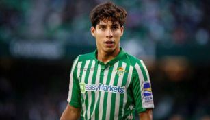 Diego Lainez en partido con Betis