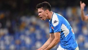 Hirving Lozano durante un partido con Napoli