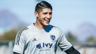 Alan Pulido en partido de la MLS