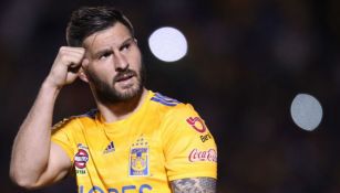 Gignac celebrando un gol con los Tigres