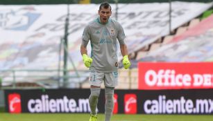 Nahuel Guzmán en partido con Tigres