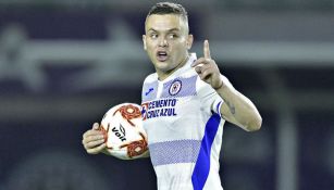 Jonathan Rodríguez, delantero de Cruz Azul, en celebración