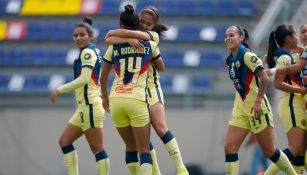 Jugadoras del América celebran vs Mazatlán