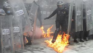 Policía es afectada durante marcha contra el aborto