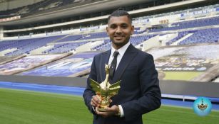 Jesús 'Tecatito' Corona galardonado con el Dragón de Oro