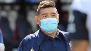 Maradona: El DT de Gimnasia y Esgrima apareció con particulares medidas sanitarias ante Covid-19