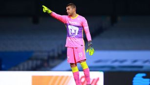 Julio González en un partido con Pumas 