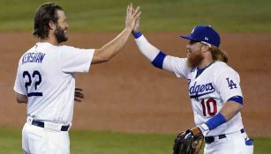 Clayton Kershaw y Justin Turner festejan triunfo