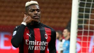 Rafael Leao en festejo con el Milan