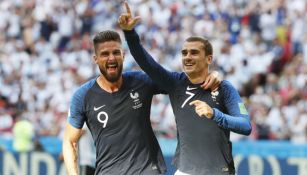 Griezmann y Giroud durante un duelo con Francia 