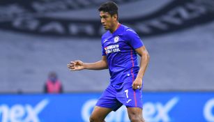 Luis Roma, durante un juego de Cruz Azul