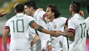 Diego Lainez celebrando su anotación con Selección