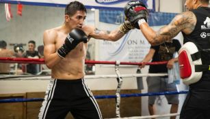 Leo Santa Cruz en entrenamiento