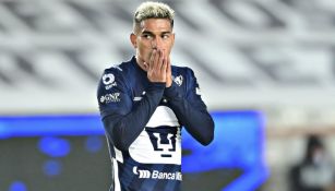 Favio Álvarez en acción con Pumas