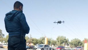 Policía con dron en Edomex