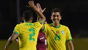 Roberto Firmino festeja su gol contra Venezuela 