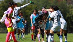 Pumas Femenil festejando su pase a Liguilla