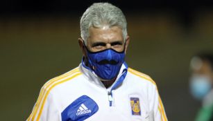 Tuca Ferretti en partido con Tigres