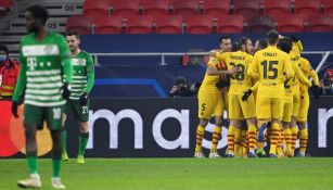 Jugadores del Barcelona en festejo en el Puskás Arena