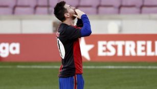 Lionel Messi luego de festejar su gol ante el Osasuna en honor a Diego