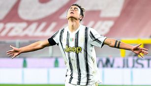 Paulo Dybala en festejo con la Juventus