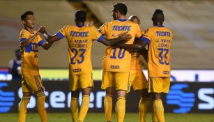 Tigres en festejo de gol