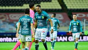 Yairo Moreno celebrando el segundo gol ante Pumas