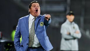 Miguel Herrera en partido con América