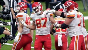 Jugadores de los Chiefs, tras anotar un touchdown