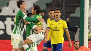 Diego Lainez: Asistió a Guido Rodríguez en gol del Betis al Cádiz