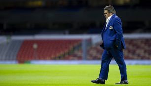 Miguel Herrera al final de un partido con América 