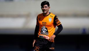 Víctor Guzmán en un partido del Pachuca