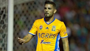 Andy Delort en un partido con Tigres