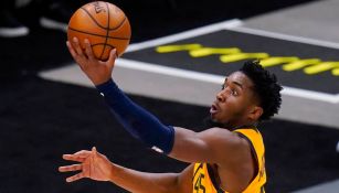 Donovan Mitchell durante un partido con el Jazz