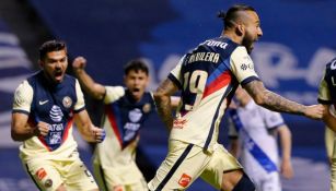 Jugadores del América celebran gol vs Puebla