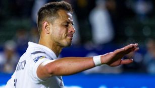 Javier Hernández celebrando una anotación con LA Galaxy