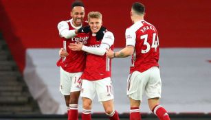 Pierre Emerick Aubameyang y Odegaard en festejo con Arsenal