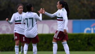 Jugadoras del Tri Femenil festejan una anotación