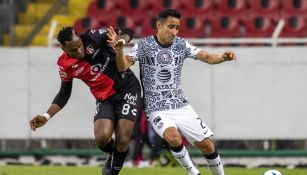 Luis Fuentes durante un partido con América