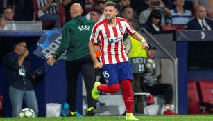 Héctor Herrera durante un duelo con el Atlético de Madrid 