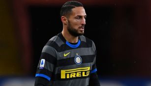 Danilo D'Ambrosio durante un duelo con el Inter 