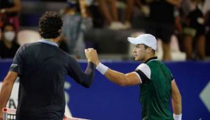 Milos Raonic felicita a Dominik Koepfer