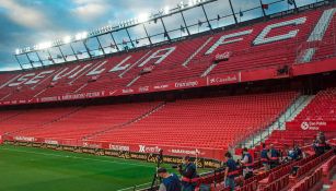 Reporteros en las gradas del Estadio de Sevilla