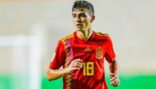 Pedri, en un partido de selecciones inferiores con España