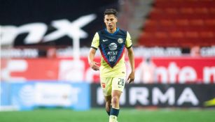 Mauro Lainez durante un partido con América