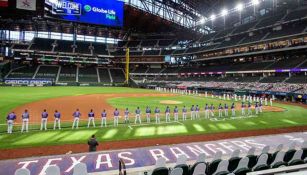 Jugadores de Rangers, durante el último Opening Day